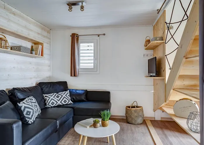 56p 2bdrms Aircon Camping